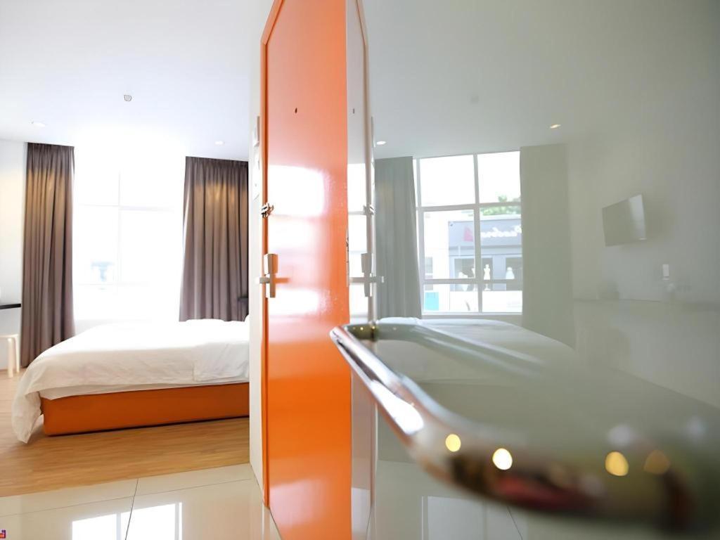 1 Hotel Taman Connaught Kuala Lumpur Exteriér fotografie
